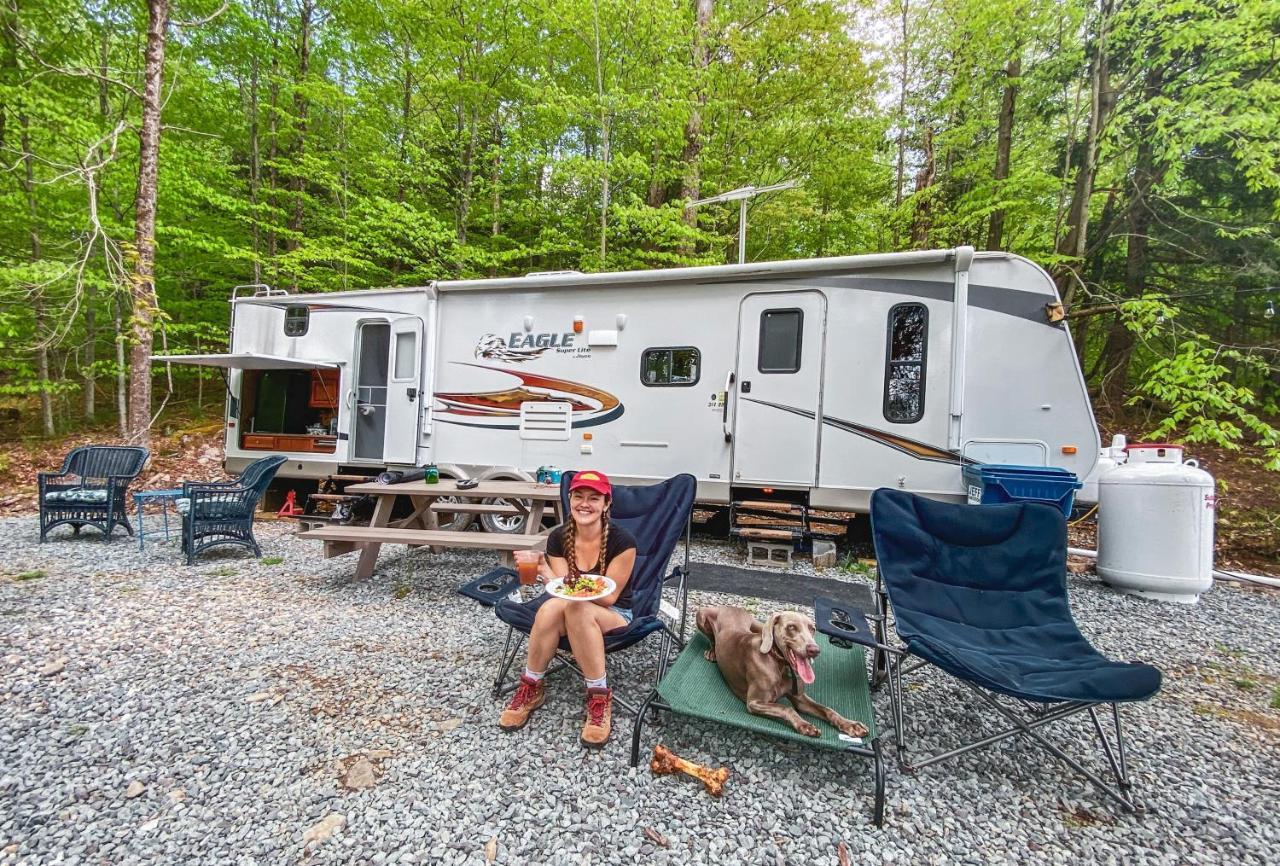 Rv Adventure Roscoe Pet Friendly Hotel ภายนอก รูปภาพ