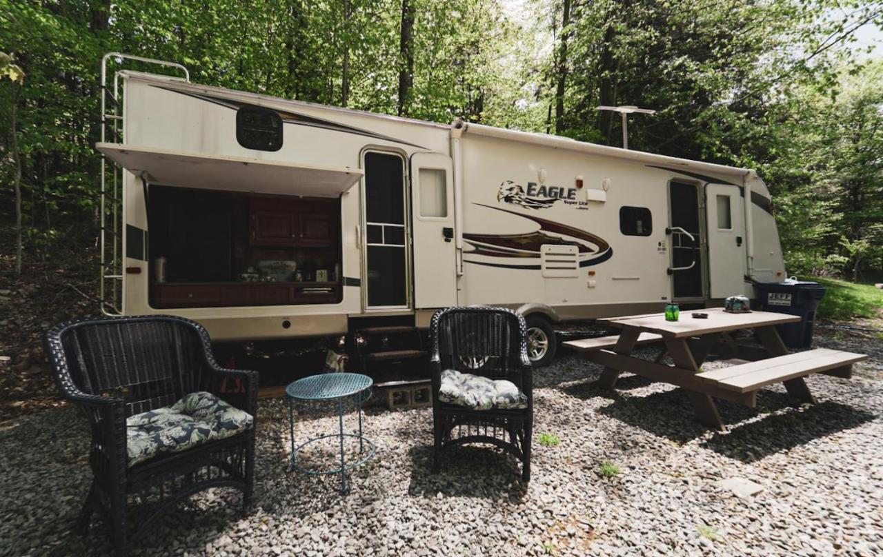 Rv Adventure Roscoe Pet Friendly Hotel ภายนอก รูปภาพ